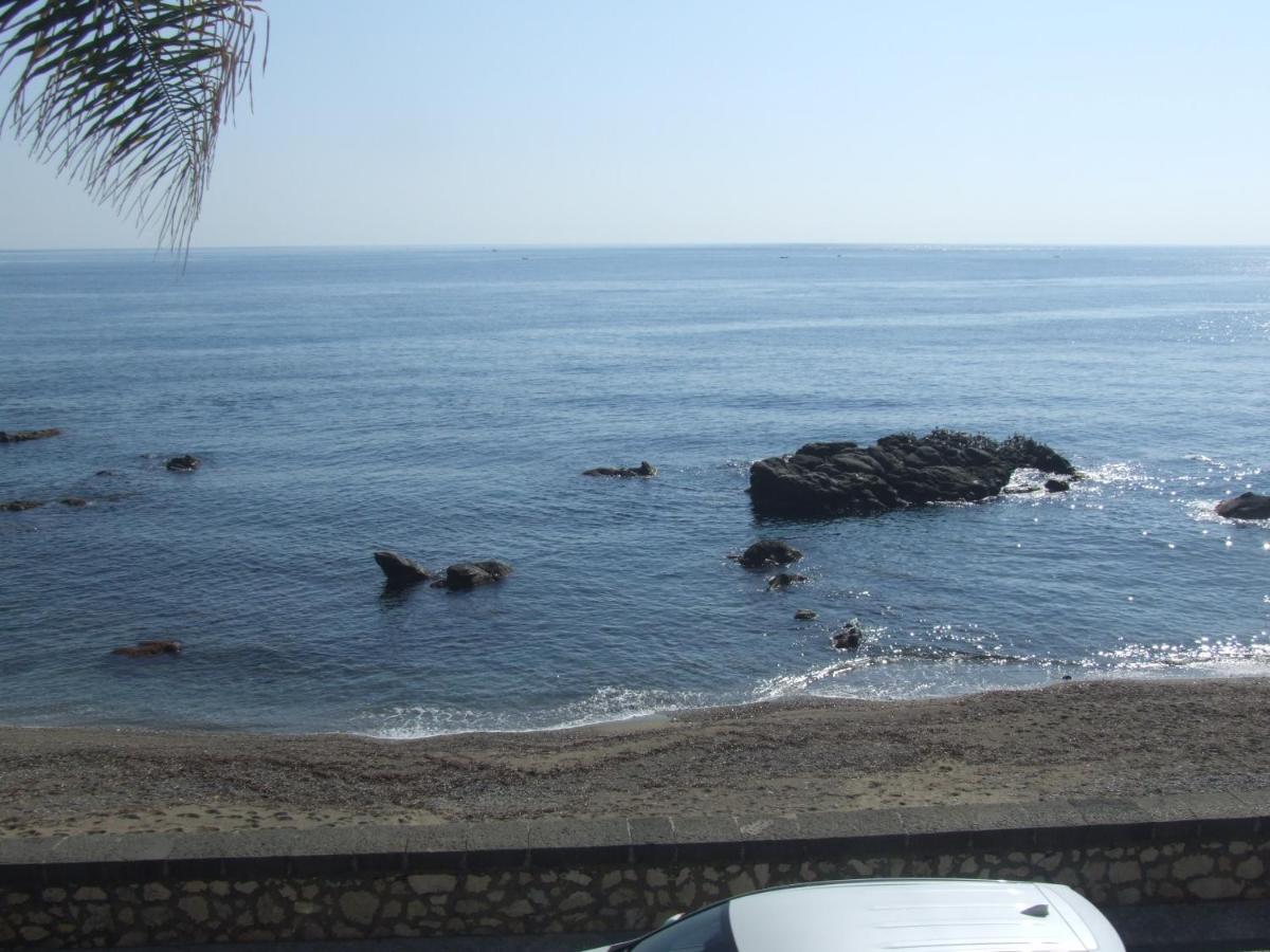 Casa Nicole Fronte Mare Villa Giardini Naxos Exterior photo